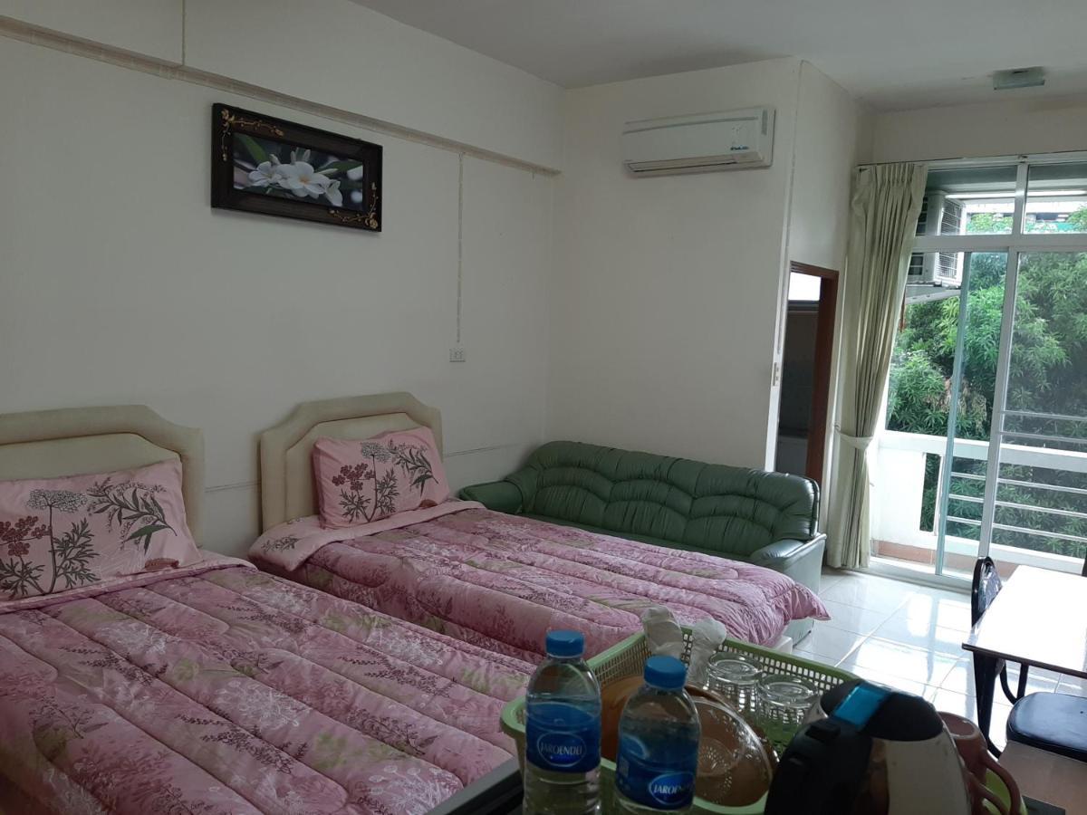 Vanlisut Hotel Ngamwongwan Nonthaburi Kültér fotó