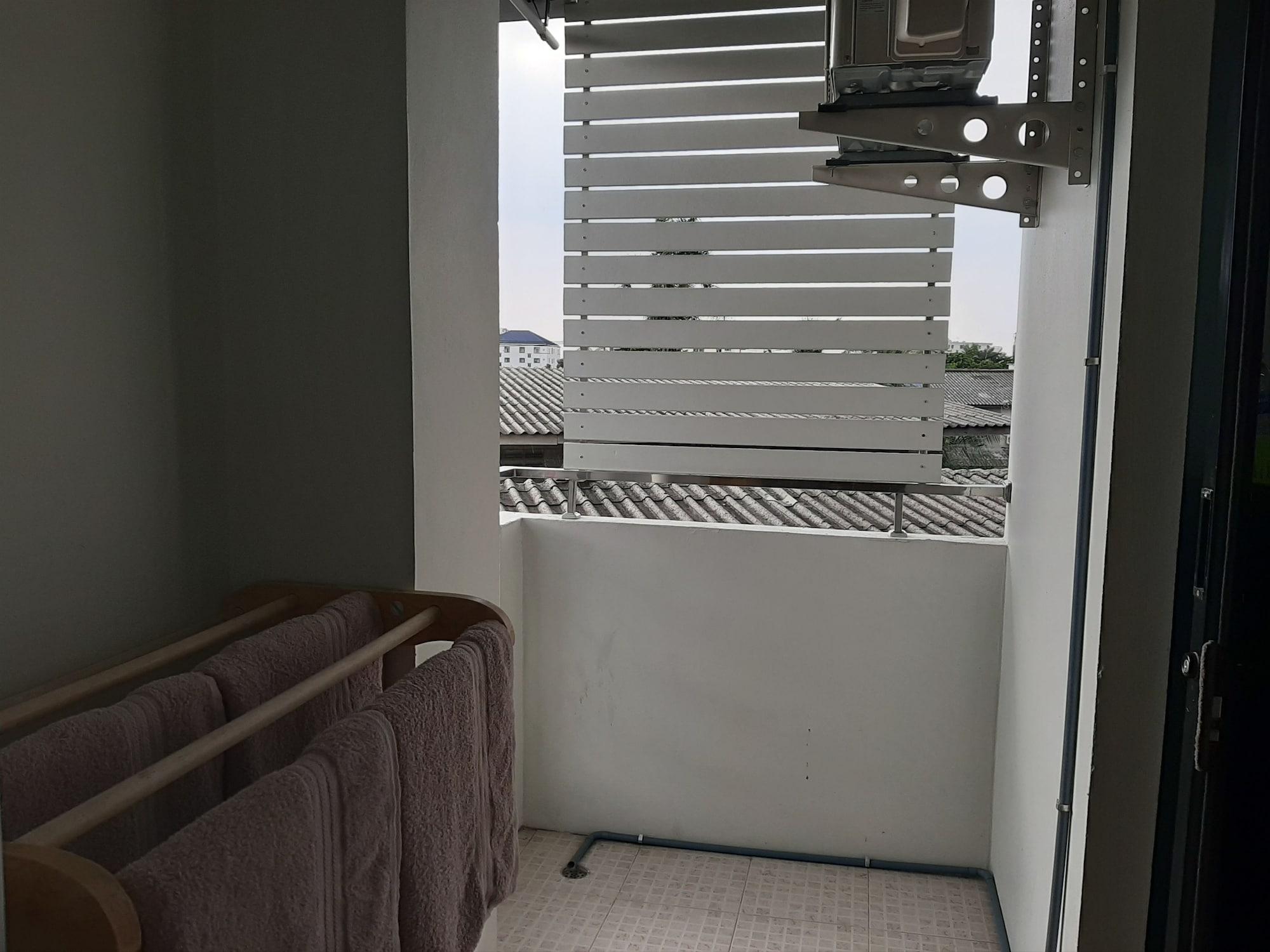 Vanlisut Hotel Ngamwongwan Nonthaburi Kültér fotó