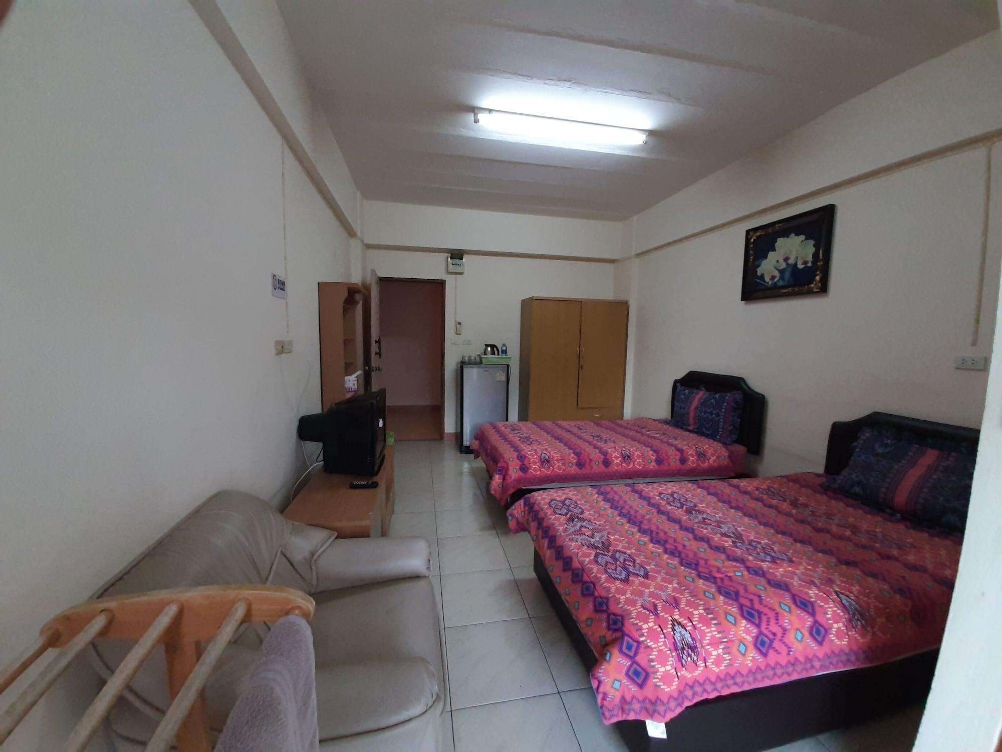 Vanlisut Hotel Ngamwongwan Nonthaburi Kültér fotó