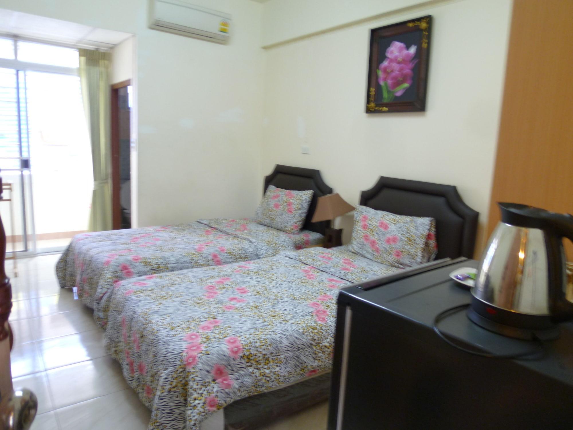Vanlisut Hotel Ngamwongwan Nonthaburi Kültér fotó