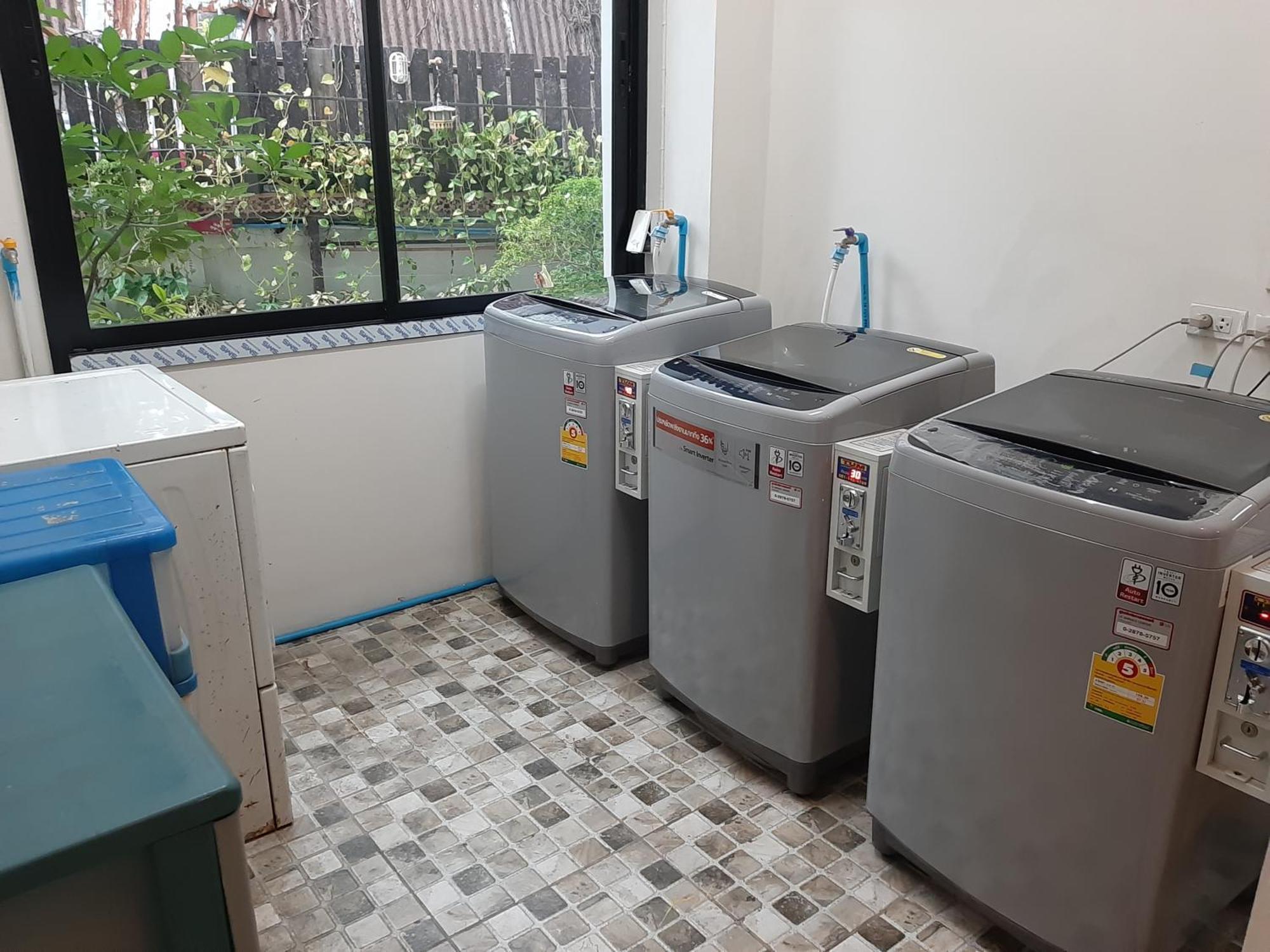 Vanlisut Hotel Ngamwongwan Nonthaburi Kültér fotó