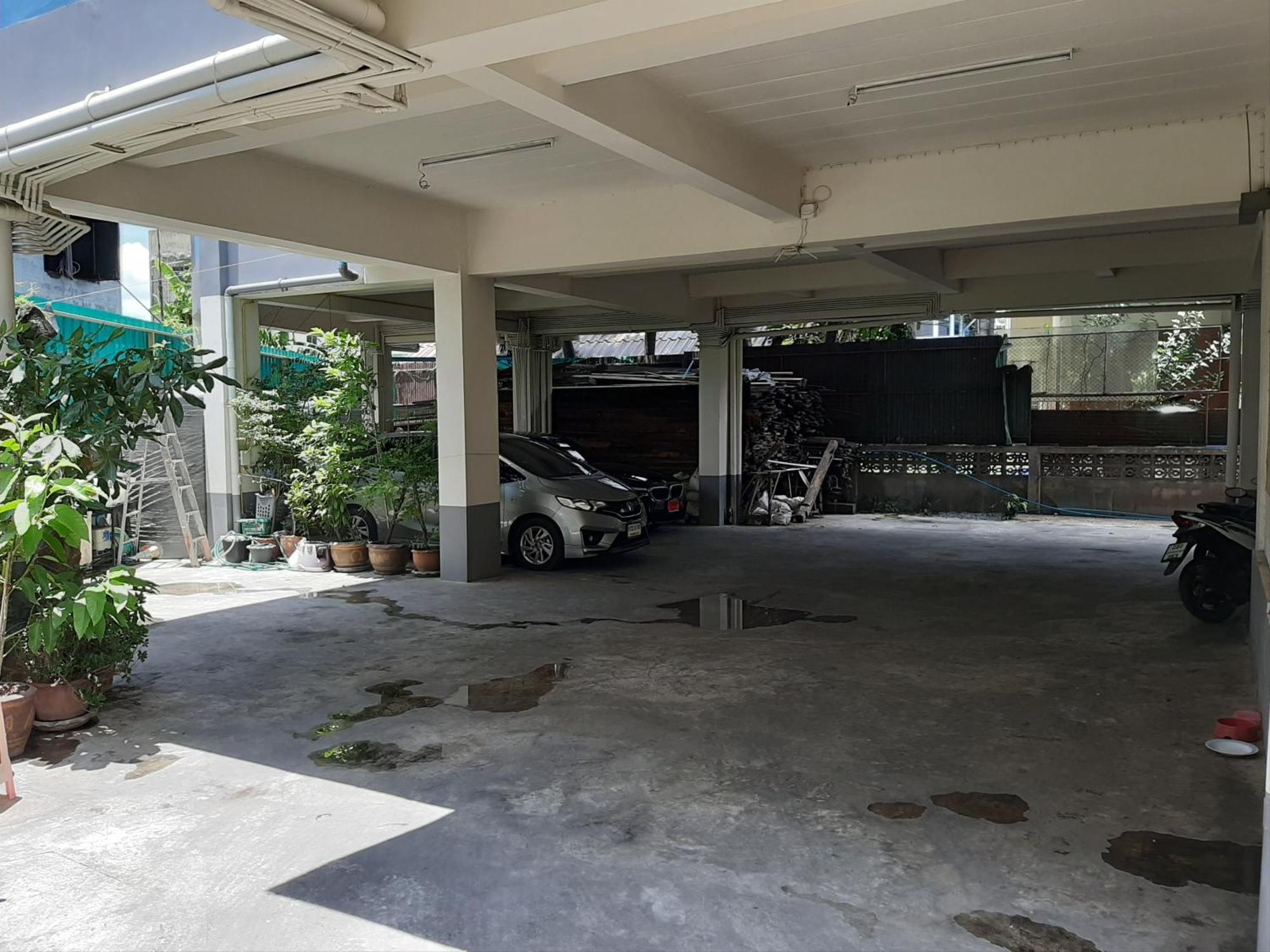 Vanlisut Hotel Ngamwongwan Nonthaburi Kültér fotó
