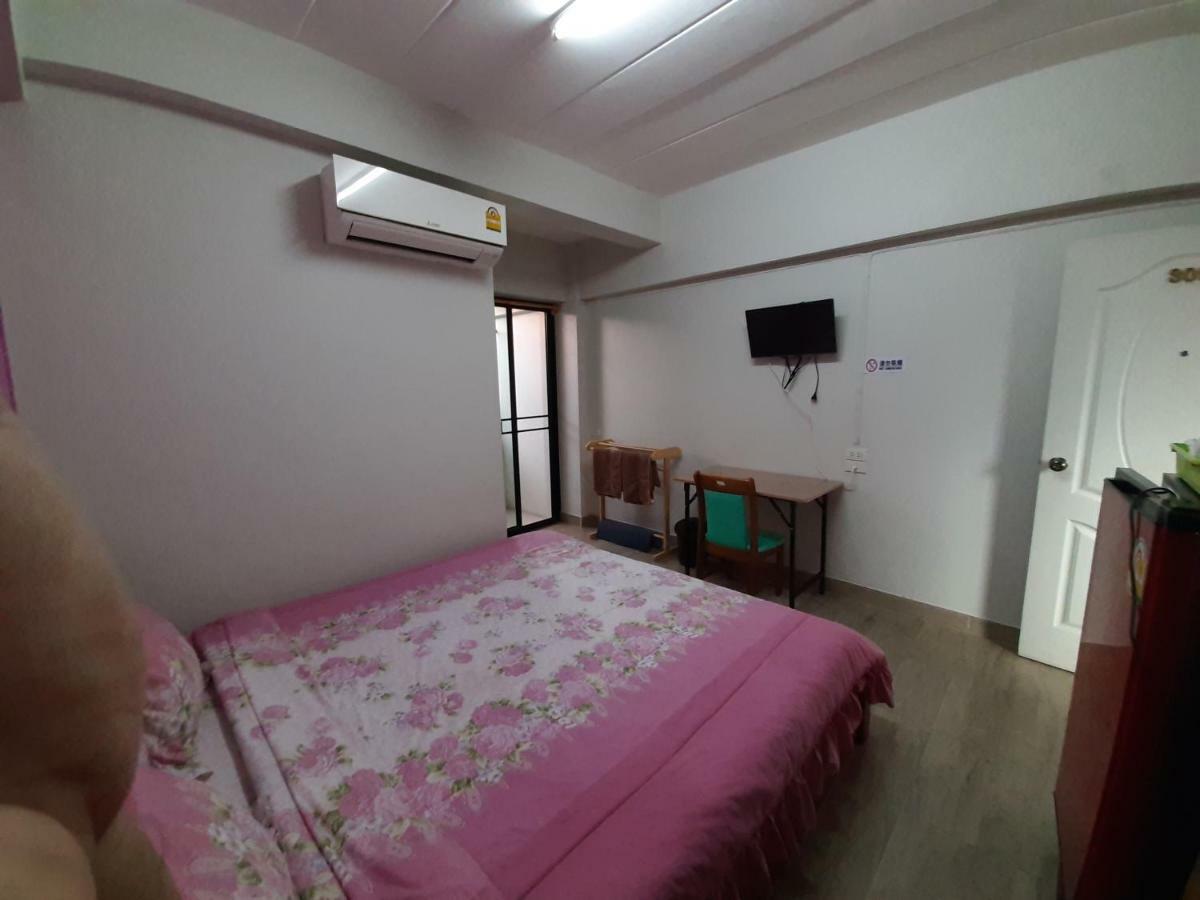 Vanlisut Hotel Ngamwongwan Nonthaburi Kültér fotó