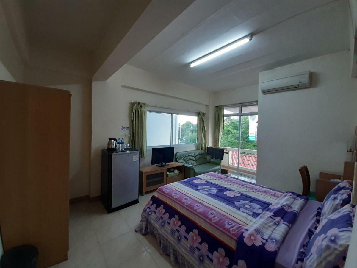 Vanlisut Hotel Ngamwongwan Nonthaburi Kültér fotó