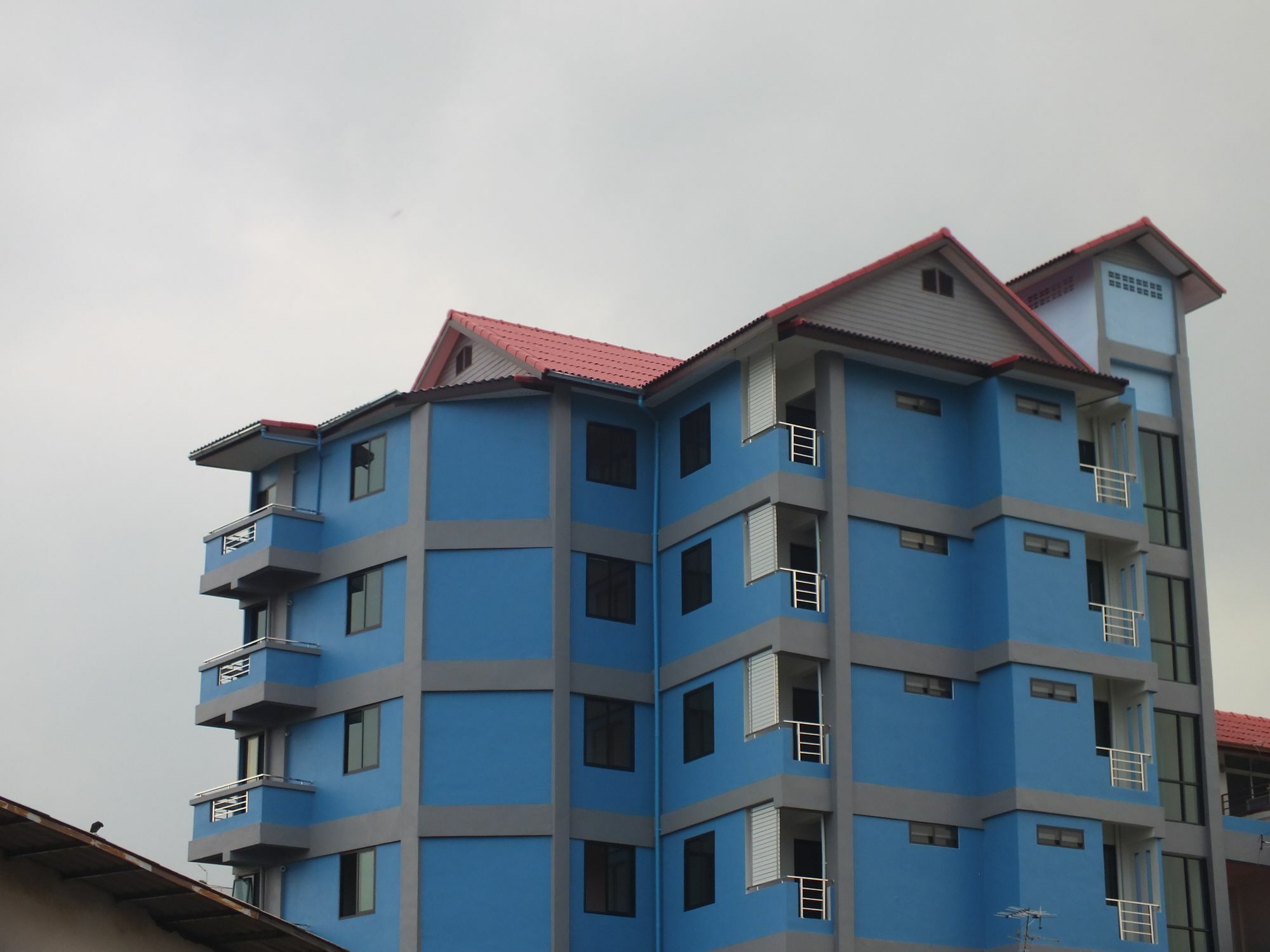 Vanlisut Hotel Ngamwongwan Nonthaburi Kültér fotó