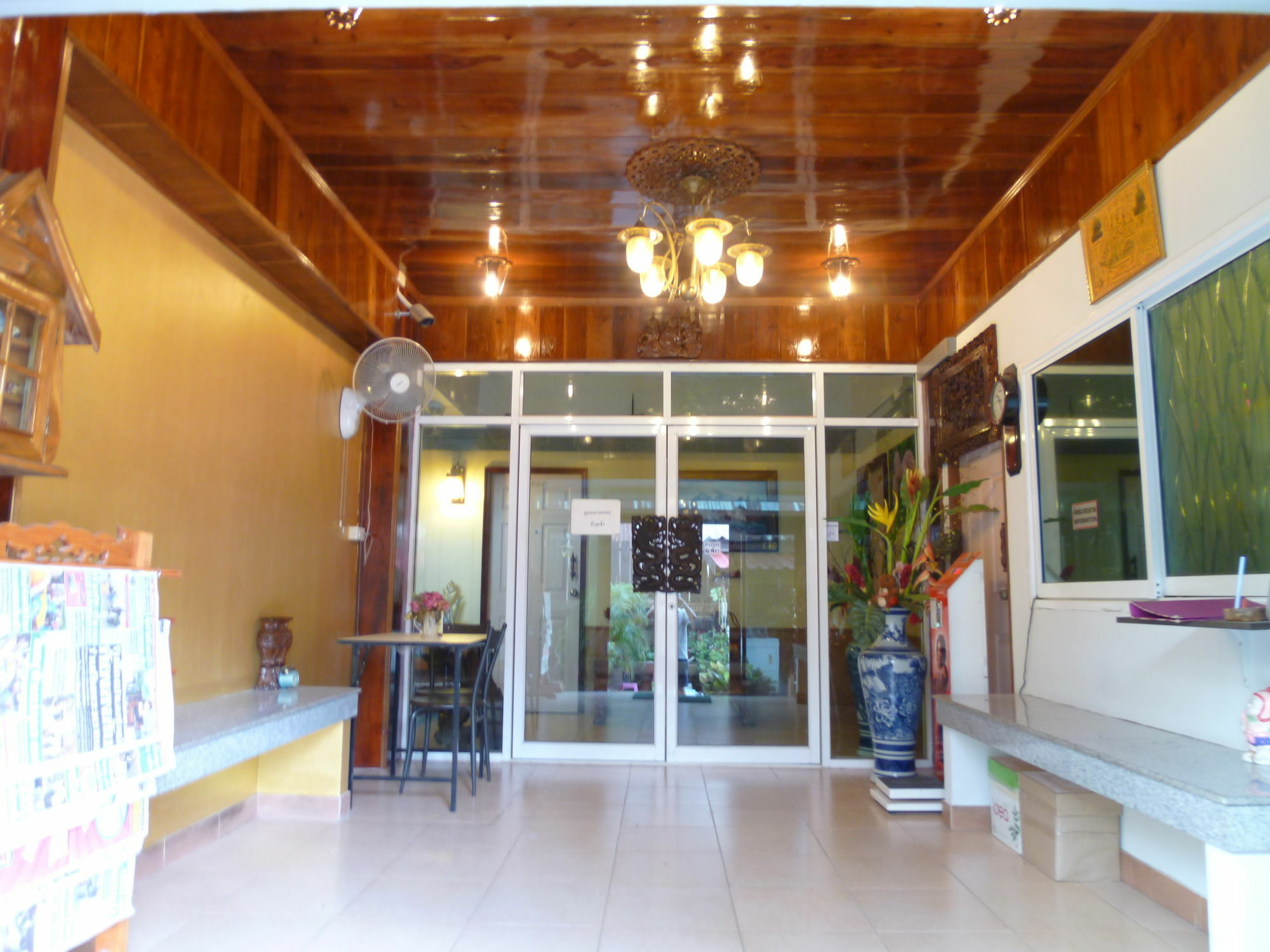 Vanlisut Hotel Ngamwongwan Nonthaburi Kültér fotó