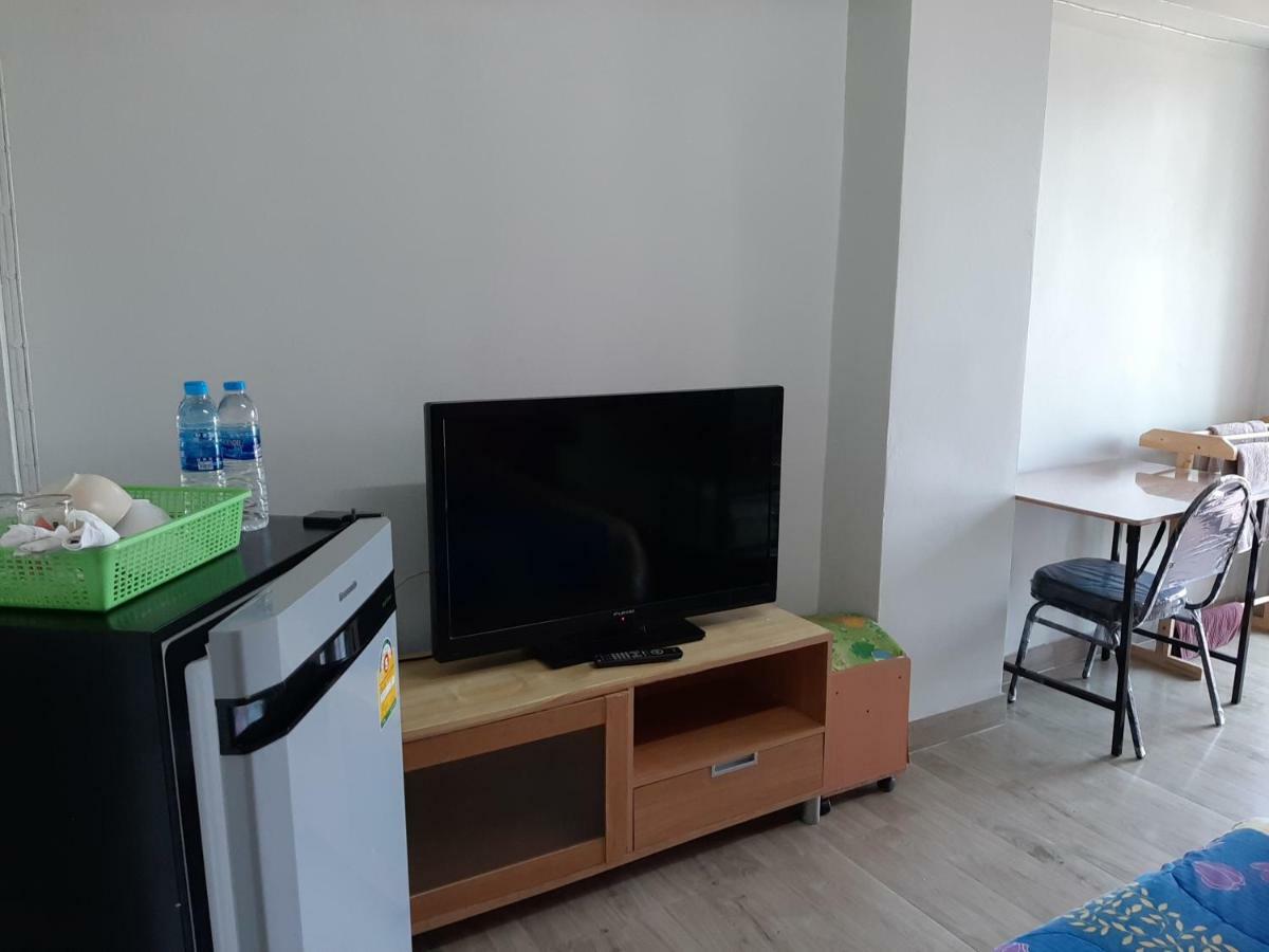 Vanlisut Hotel Ngamwongwan Nonthaburi Kültér fotó